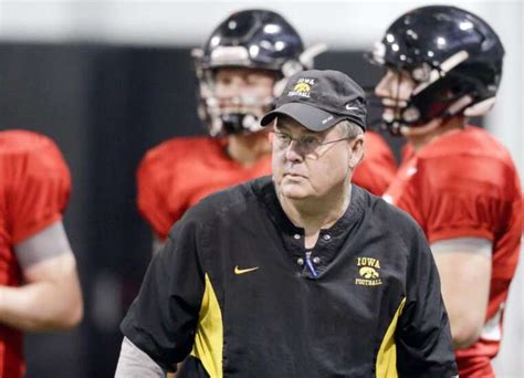 Iowa offensive coordinator Greg Davis retires from football | The Gazette