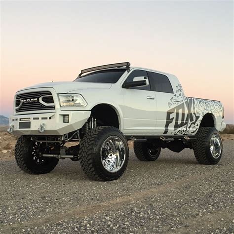 Dodge Ram 2500 Lifted Blacked Out