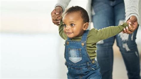 Stages of Baby Crawling and Walking | Enfamil