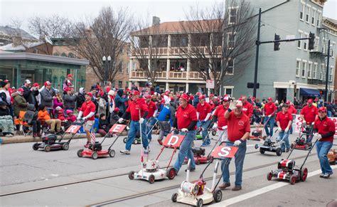 Photos: The 99th Annual Cincinnati Reds Opening Day Parade (2018 ...