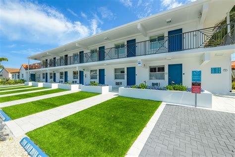 Siesta Key Beach Resort and Suites Exterior | Siesta key hotels, Siesta key beach, Beach resorts