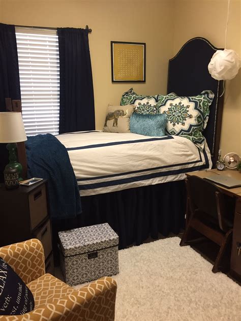 Dorm Room at University of Alabama Ridgecrest South | Dorm sweet dorm, Apartment room, Dorm room