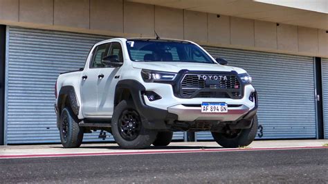 Toyota Hilux GR-Sport 2024: preços e equipamentos