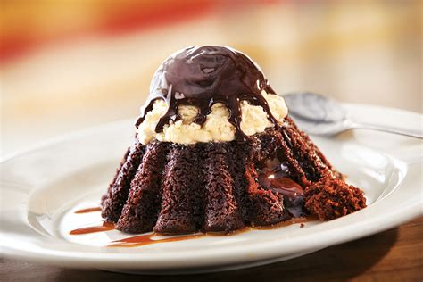 MOLTEN CHOCOLATE CAKE - Chili's Philippines