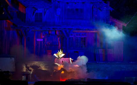 Scenes from FANTASMIC!