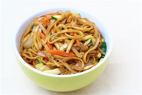 Bami Goreng | Tasty dishes, Chinese dishes, Food