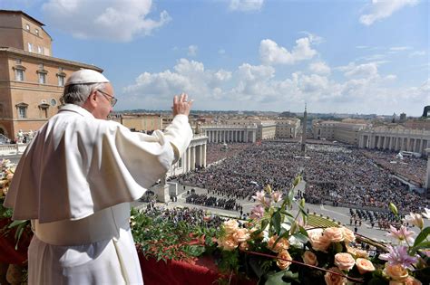 Pope Francis on Easter: cling to faith despite wars, sickness, hatred - CBS News