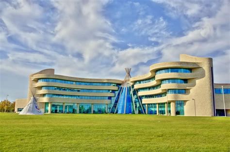 The Most Eye-Catching Campus Buildings In Canada | University architecture, Amazing buildings ...