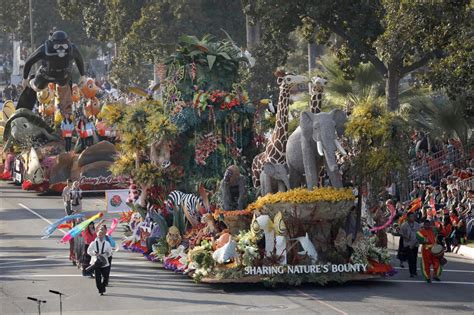 Floats, marching bands and the Rose Queen. Relive the 2018 Rose Parade with these photos - Los ...