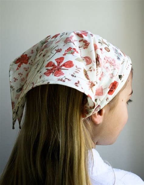 Rolled Hem Liberty Bandanas in 2020 | Kerchief hair, Sewing accessories, Bandana