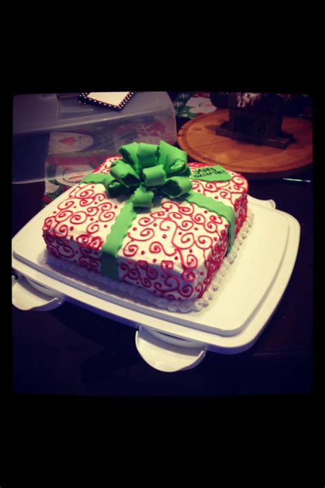 Christmas Present Cake - CakeCentral.com