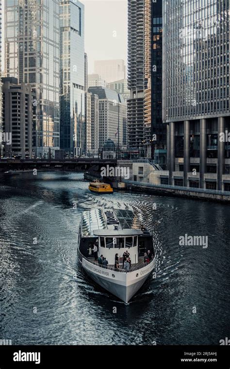 Chicago River Walk Stock Photo - Alamy