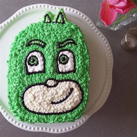 How To Make A PJ Masks Gecko Cake — Boston Mamas