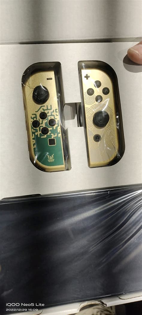 Images claim to show special Zelda: Tears of the Kingdom OLED Switch | VGC