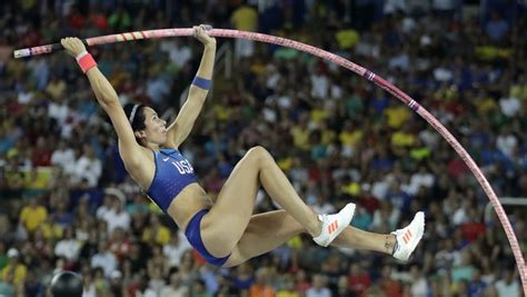 Jenn Suhr's status for Olympic pole vault final uncertain