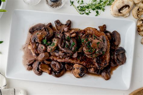 BEST Red Wine Mushroom Sauce Recipe (Perfect for Steak!)