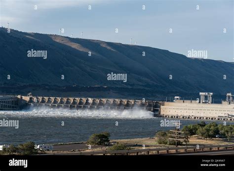 John Day Dam on the Columbia River, Oregon/Washington Stock Photo - Alamy