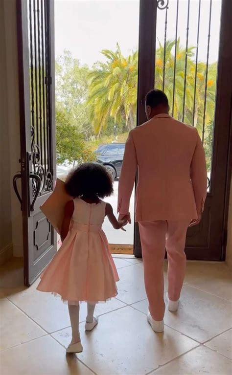 Russell Wilson takes daughter to 1st father-daughter dance - ABC News