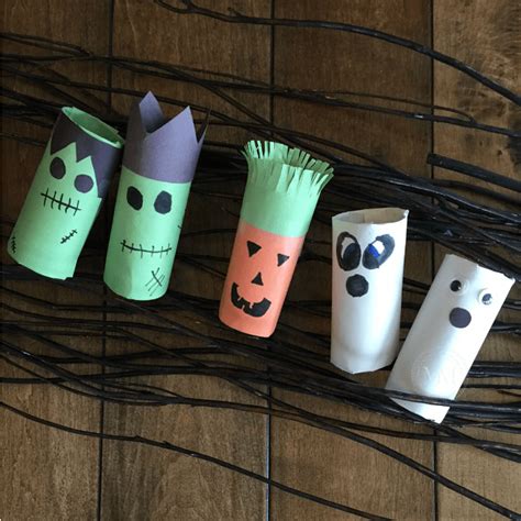 HALLOWEEN TOILET PAPER ROLL CRAFT | Mommy Moment