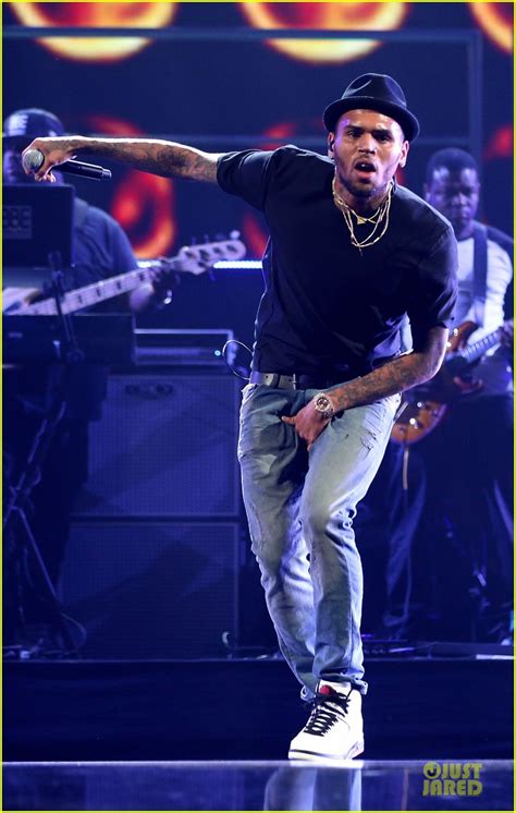 Chris Brown: Flashy Dance Moves at iHeartRadio Music Festival!: Photo ...