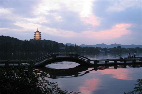 West Lake Picture, Location & Facts - Hangzhou,