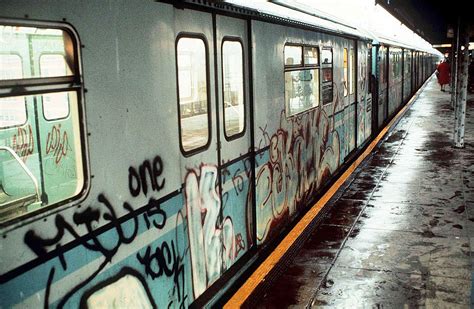 26 Disturbing Pictures From New York Subway History