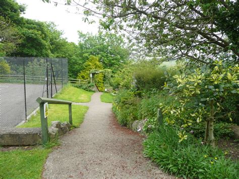 Path into the garden, Cober Hill,... © Humphrey Bolton cc-by-sa/2.0 ...