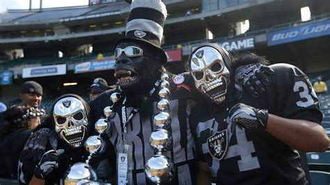 Raiders leaving Coliseum where every Sunday was Halloween | Fox News