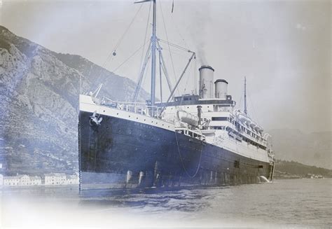 A port bow view of the Orient Line cruise ship Oronsay (1925) anchored ...