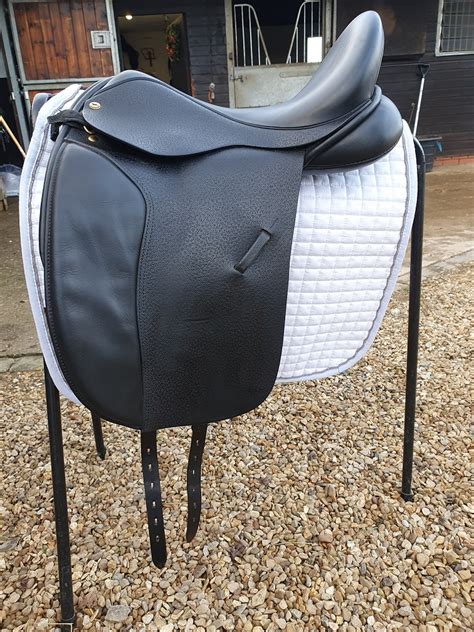 Black Country Eloquence X Dressage Saddle with Freedom Tree - Black ...