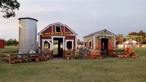 Open Fall Season With Yesterland Farms - Adrienne Balkum