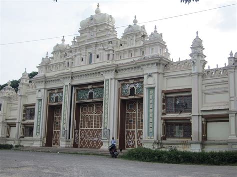 Jaganmohan Palace Art Gallery And Auditorium - Temples Vibhaga