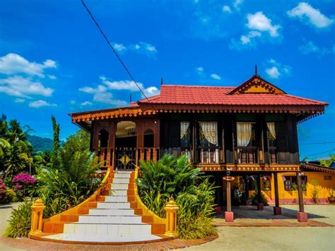 Traditional Malay House \ Rumah Tradisional Melayu | Village house design, Thai house, Asian house