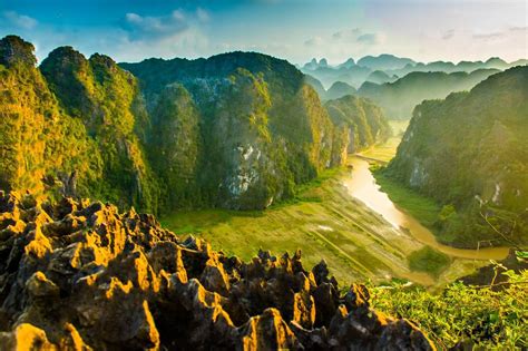 Discover the Majestic Beauty of Mua Cave in Ninh Binh - Gadt Travel