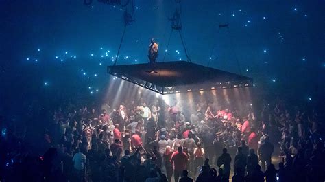 The philosophy behind Kanye West's floating stage - Chicago Tribune