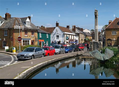 The Somerset town of Castle Cary, showing the duck pond, high street ...