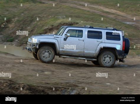 Hummer H3 driving off road Stock Photo - Alamy