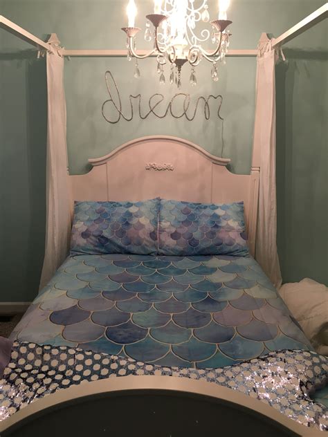 Pin by Erika Lee on for the home | Mermaid decor bedroom, Mermaid room decor, Mermaid home decor