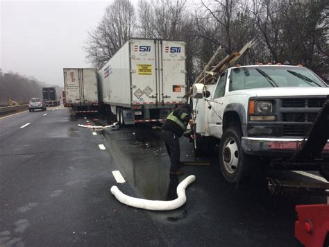 Multi-vehicle wreck, diesel spill snarls traffic on I-26 | WLOS