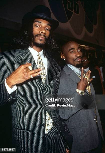 Tupac Snoop Dogg Fotografías e imágenes de stock - Getty Images