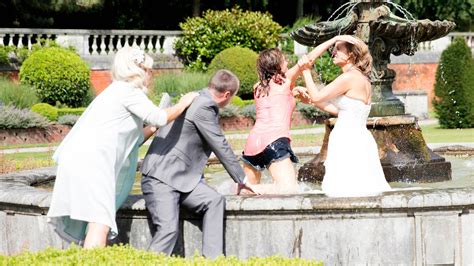 Corrie fans in stitches over wedding fountain fight