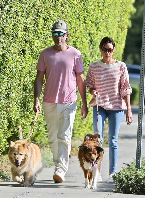 Aubrey Plaza - Walk with her husband Jeff Baena in Los Feliz-09 | GotCeleb