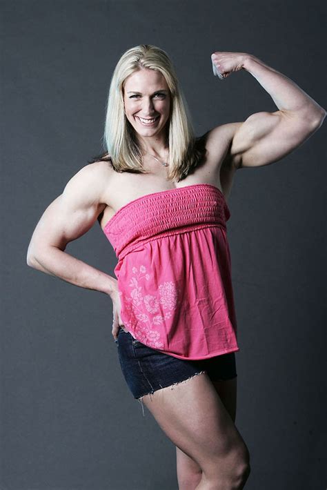 Pumpitup's Female Muscle: Shawna Walker