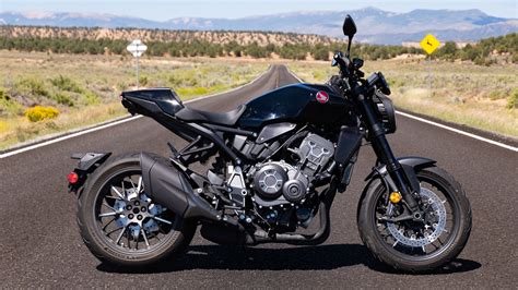 2022 Honda CB1000R Review: A Comfortable Naked Sport Bike With the Wrong Torque Map