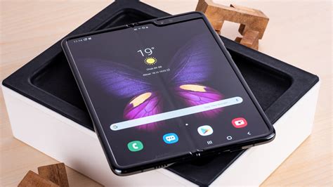 Galaxy Fold: Samsung releases updated Android 10 - iGamesNews