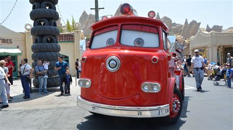 Red the Firetruck, Lightning McQueen & Tow Mater at Radiator Springs ...