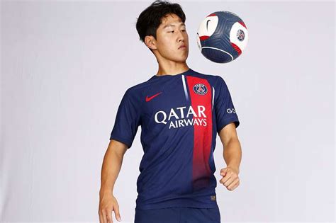 The first pictures of Lee Kang-In at Paris Saint-Germain