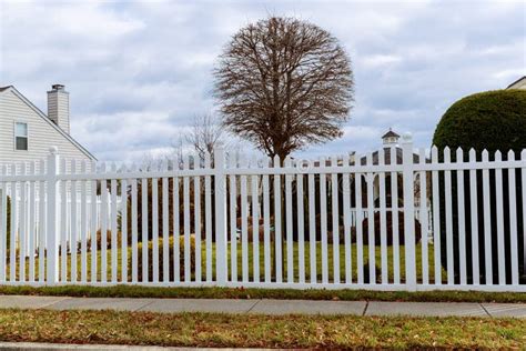 White Plastic Fence Vinyl Modern Stock Image - Image of path, nature: 267961603