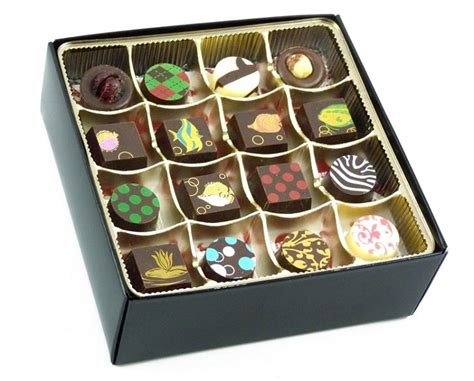 QUEEN Box - Chocolate ART (With images) | Chocolate art, Chocolate box ...