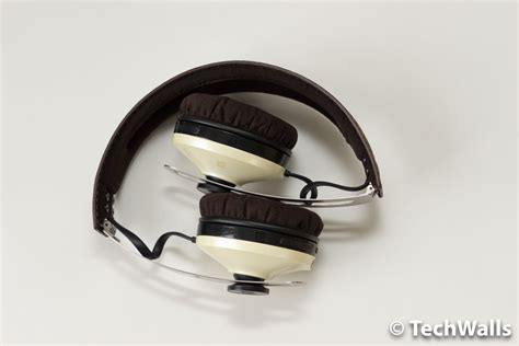 Sennheiser Momentum 2.0 On-Ear Wireless Headphones with Active Noise Cancellation Review